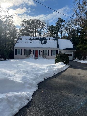19 Marrick Ct, Barnstable, MA 02632