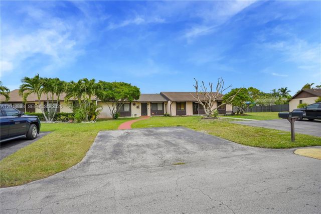4909 SW 135th Ct, Miami, FL 33175