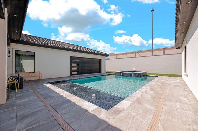 5607 N 6th Lane, Mcallen, TX 78504