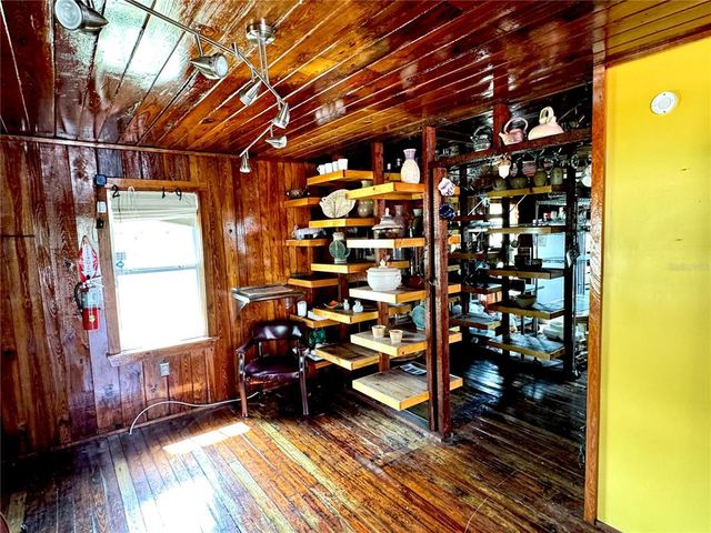 219 W SEMINOLE AVENUE, Bushnell, FL 33513
