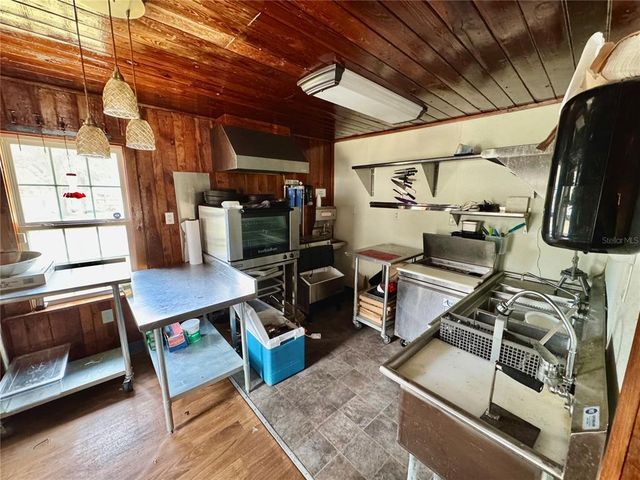 219 W SEMINOLE AVENUE, Bushnell, FL 33513