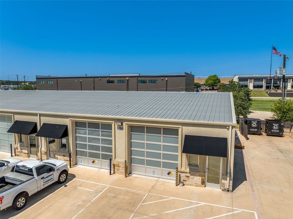 5761 Park Vista Circle 217 & 221, Fort Worth, TX 76244