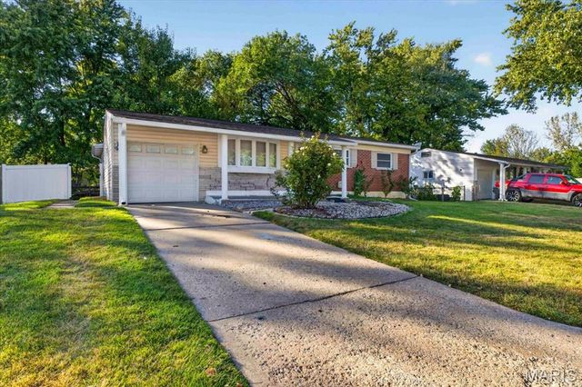 3315 Joyce Drive, St Charles, MO 63301