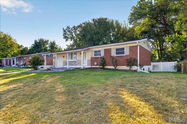 3315 Joyce Drive, St Charles, MO 63301