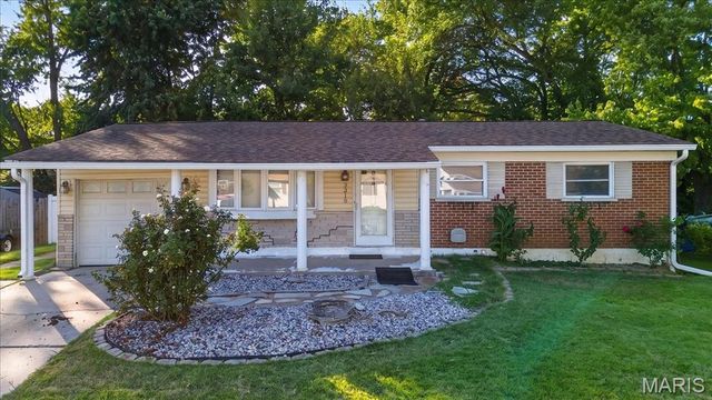 3315 Joyce Drive, St Charles, MO 63301