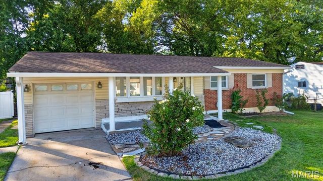 3315 Joyce Drive, St Charles, MO 63301