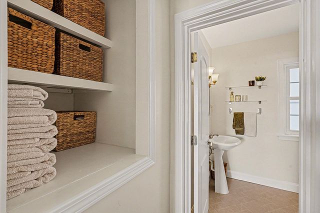 3259 Drew Avenue N, Robbinsdale, MN 55422