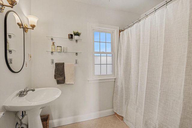 3259 Drew Avenue N, Robbinsdale, MN 55422