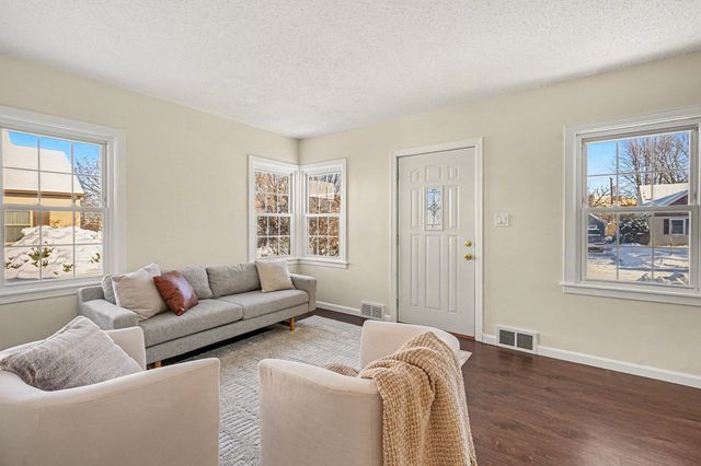 3259 Drew Avenue N, Robbinsdale, MN 55422