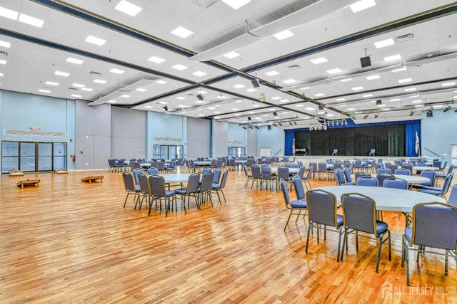 120 Ironwood Plaza B, Monroe, NJ 08831