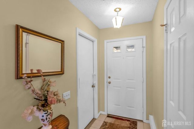 120 Ironwood Plaza B, Monroe, NJ 08831