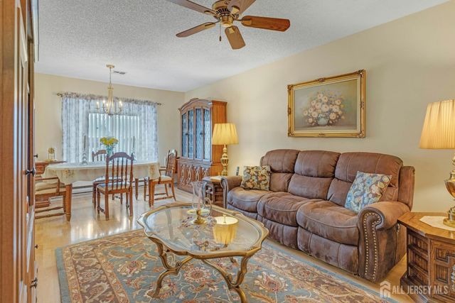 120 Ironwood Plaza B, Monroe, NJ 08831