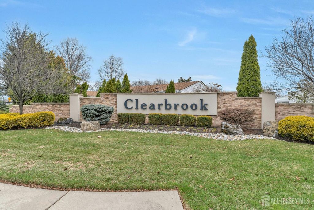 120 Ironwood Plaza B, Monroe, NJ 08831