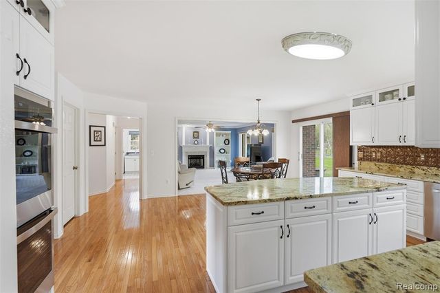 24396 Cavendish Avenue, Novi, MI 48375
