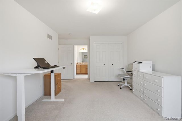 24396 Cavendish Avenue, Novi, MI 48375