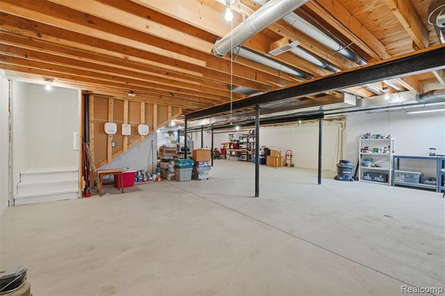 24396 Cavendish Avenue, Novi, MI 48375