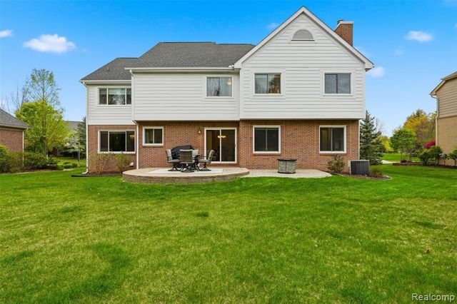 24396 Cavendish Avenue, Novi, MI 48375