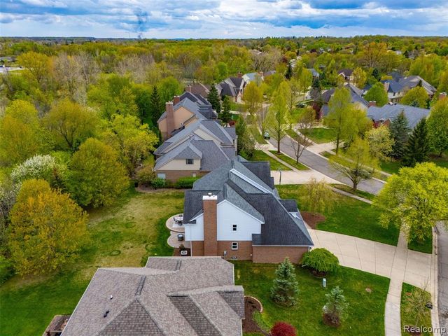 24396 Cavendish Avenue, Novi, MI 48375