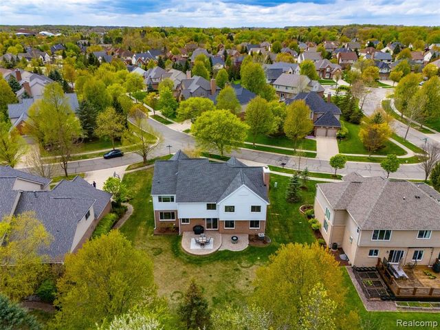 24396 Cavendish Avenue, Novi, MI 48375