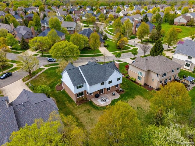 24396 Cavendish Avenue, Novi, MI 48375