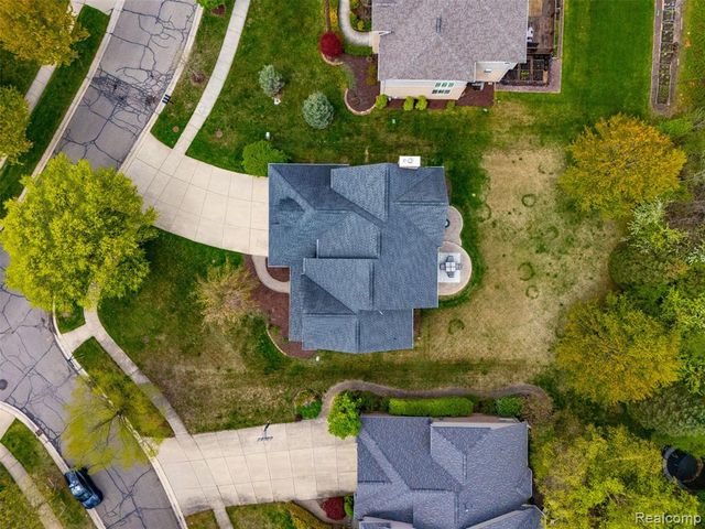 24396 Cavendish Avenue, Novi, MI 48375