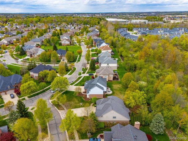 24396 Cavendish Avenue, Novi, MI 48375