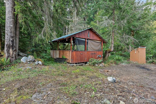 270 Skate Creek Road N, Ashford, WA 98304