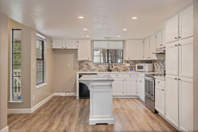 50850 Smoke Tree, Bass Lake, CA 93604