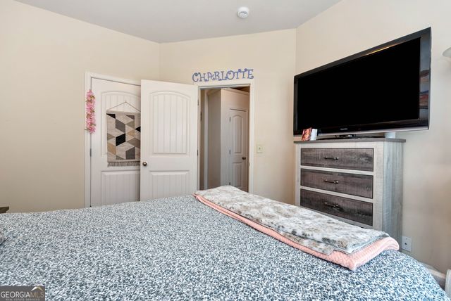 1424 Silvergate Way, Winder, GA 30680