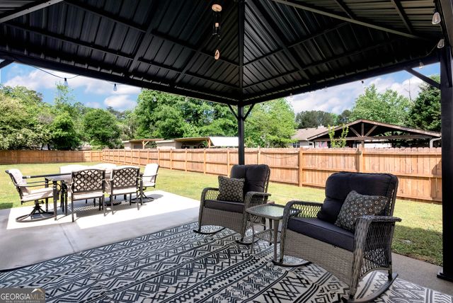 1424 Silvergate Way, Winder, GA 30680