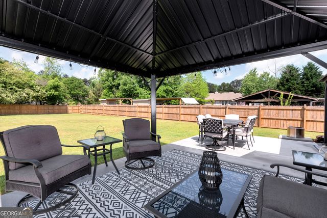 1424 Silvergate Way, Winder, GA 30680