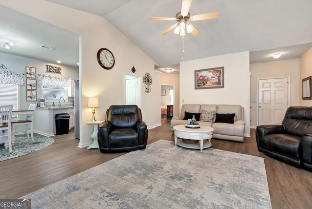 1424 Silvergate Way, Winder, GA 30680