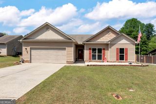 1424 Silvergate Way, Winder, GA 30680