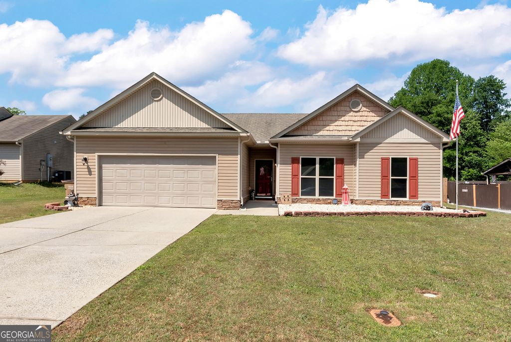 1424 Silvergate Way, Winder, GA 30680