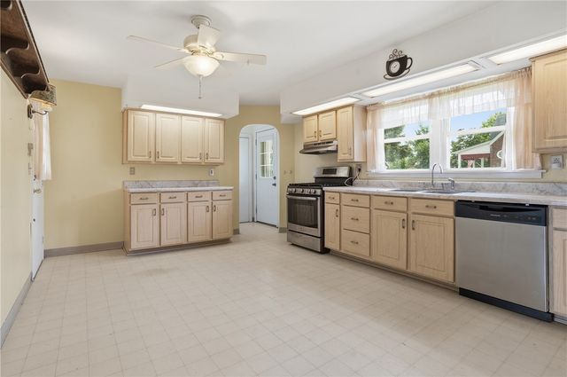 2198 Ridge Road, Monaca, PA 15061