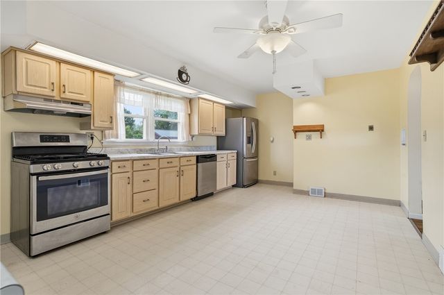 2198 Ridge Road, Monaca, PA 15061