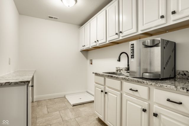 3272 Homestretch Drive, Carmel, IN 46032