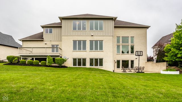 3272 Homestretch Drive, Carmel, IN 46032
