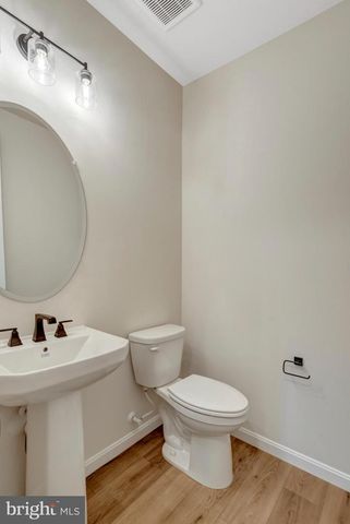 35602 PINE NEEDLE LN, Locust Grove, VA 22508