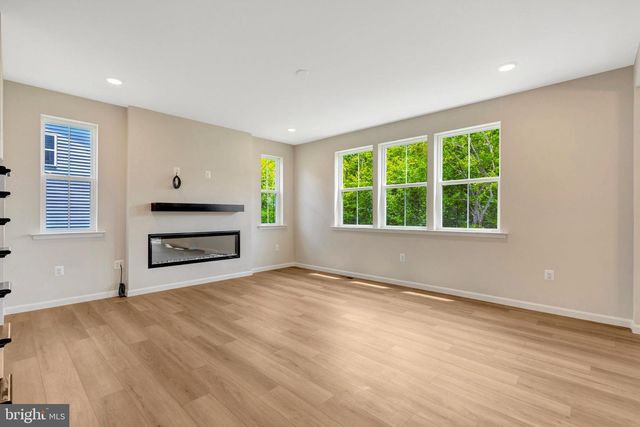 35602 PINE NEEDLE LN, Locust Grove, VA 22508