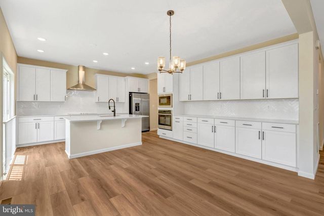 35602 PINE NEEDLE LN, Locust Grove, VA 22508