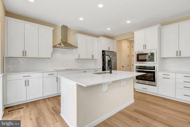 35602 PINE NEEDLE LN, Locust Grove, VA 22508