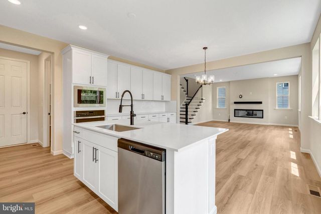 35602 PINE NEEDLE LN, Locust Grove, VA 22508