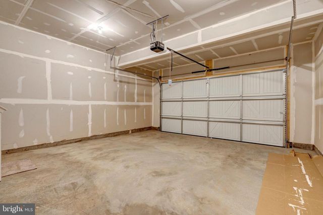 35602 PINE NEEDLE LN, Locust Grove, VA 22508
