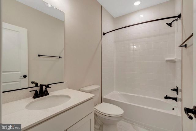 35602 PINE NEEDLE LN, Locust Grove, VA 22508