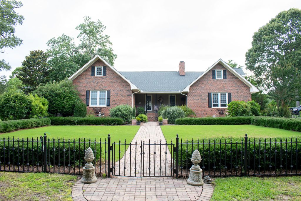 65 Linda Gayle Drive, Barnwell, SC 29812