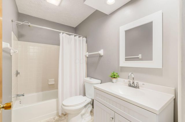 814 Black Gold Avenue, Gahanna, OH 43230