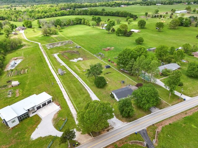 5877 S Farm Road 115, Brookline, MO 65619