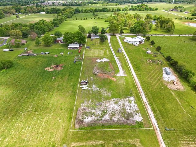 5877 S Farm Road 115, Brookline, MO 65619