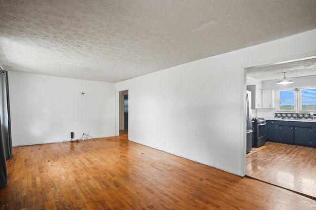 5877 S Farm Road 115, Brookline, MO 65619